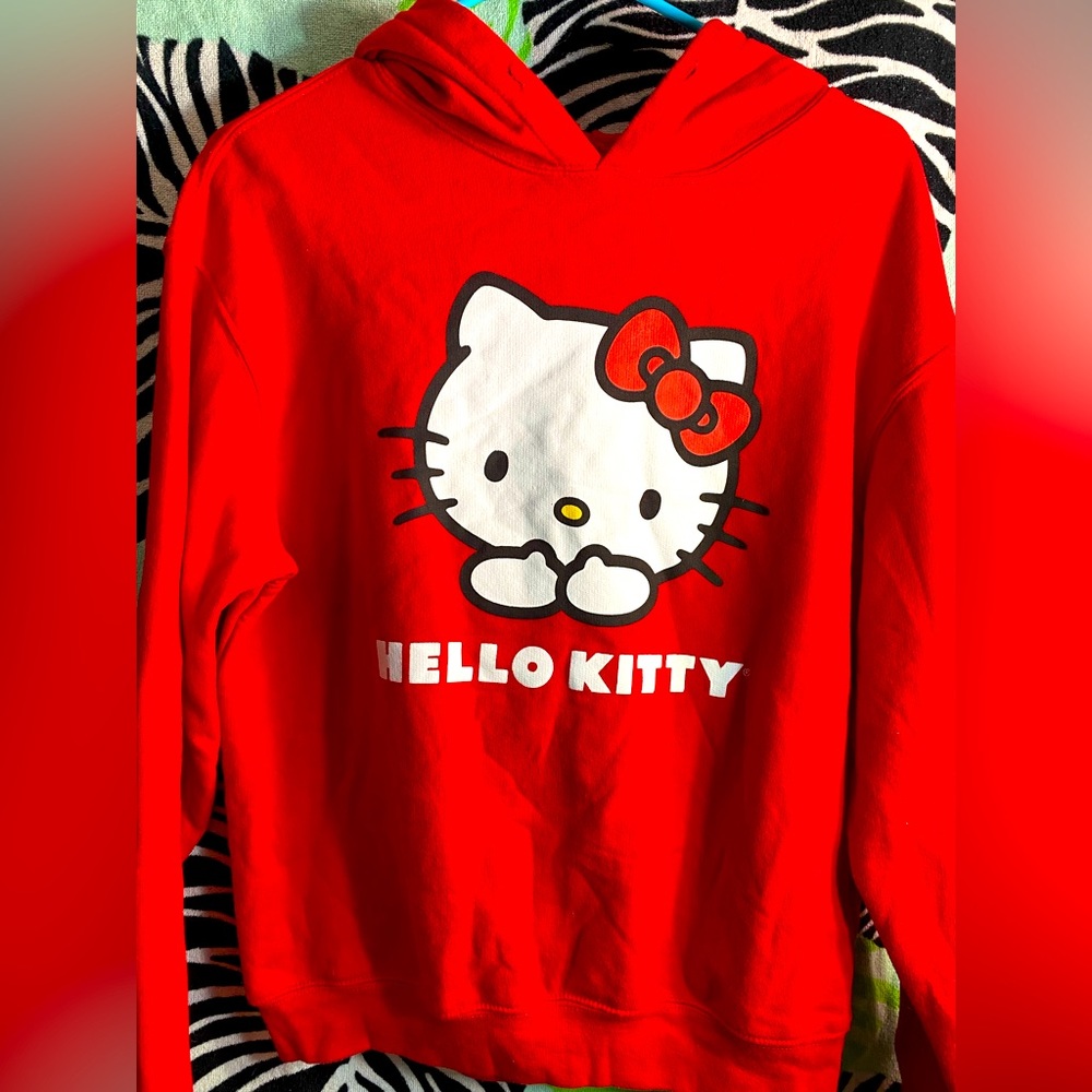 Cute hello kitty!:) size M